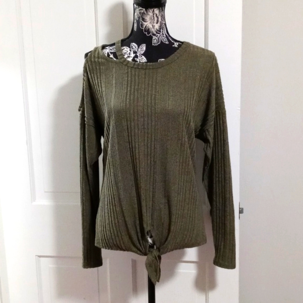 🆕️ 🌿Daytrip🌿 - Olive Green Textured L/S Top